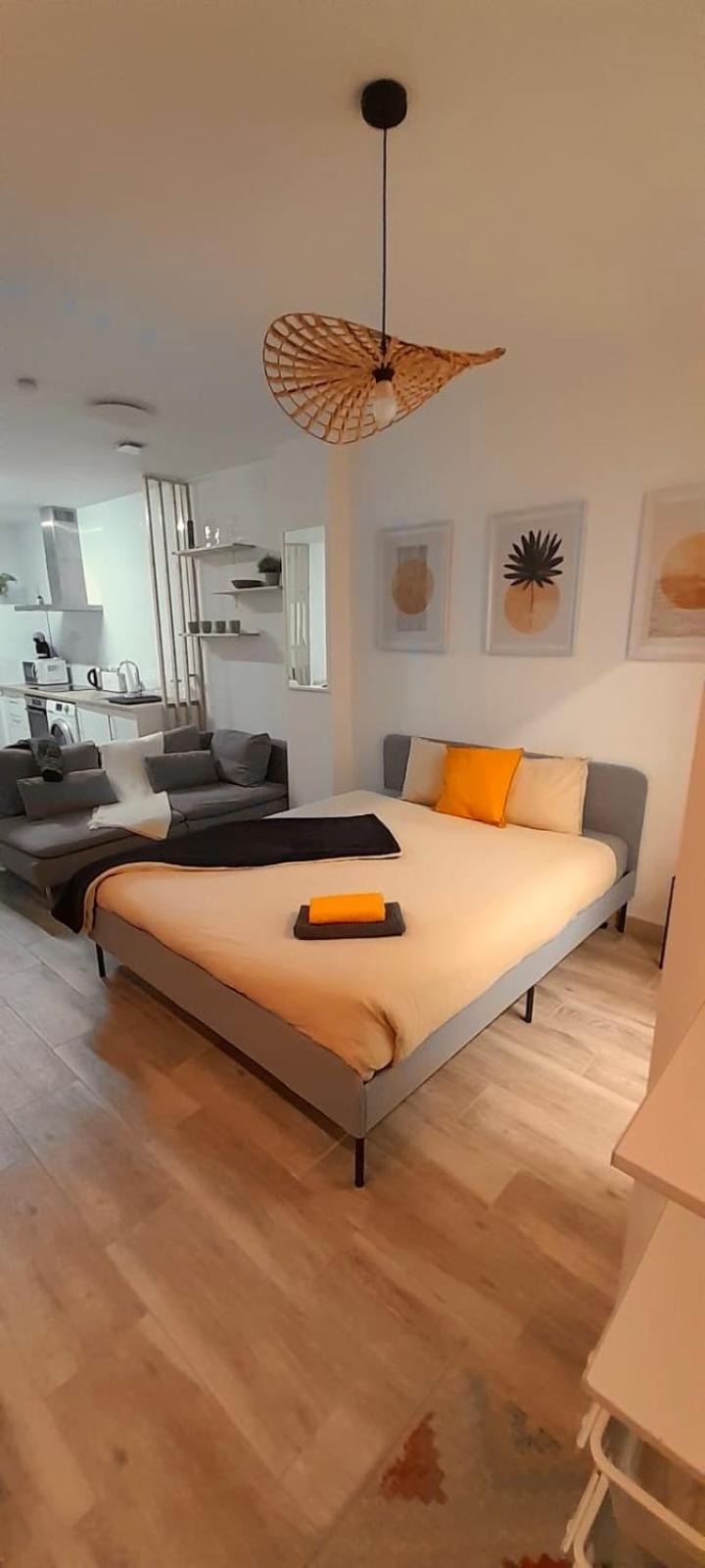 El Apartamentito De Zamarrilla Parking Gratis Incluido Malaga Bagian luar foto